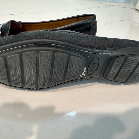 Beautiful Coach Olympia New York in signature Jacquard.  Size 8.5